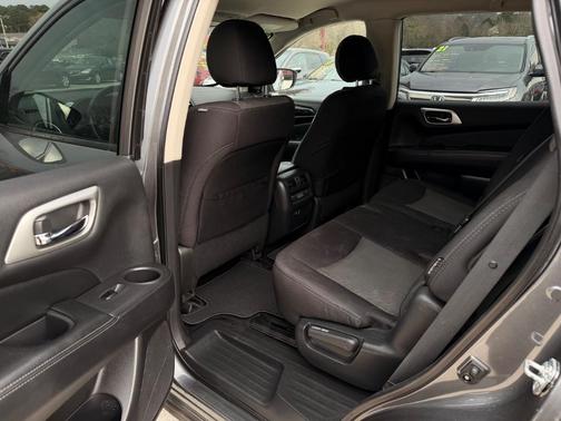 2020 Nissan Pathfinder SV 2WD