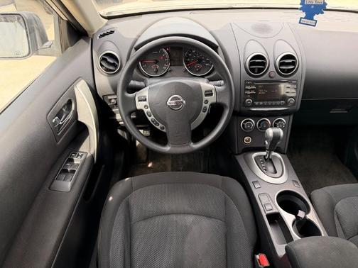 Pearl White 2015 Nissan Rogue Select S