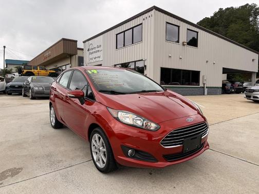 Hot Pepper Red Metallic Tinted Clearcoat 2019 Ford Fiesta SE