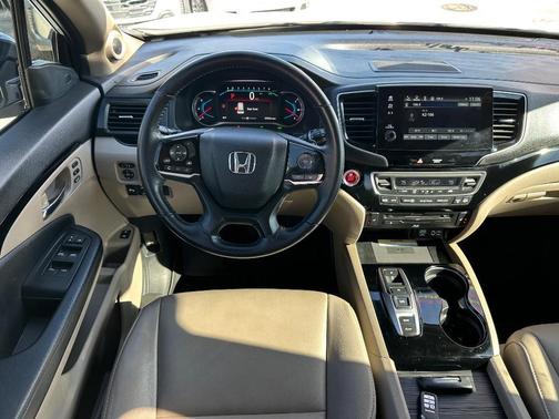 2022 Honda Pilot Touring 8-Passenger