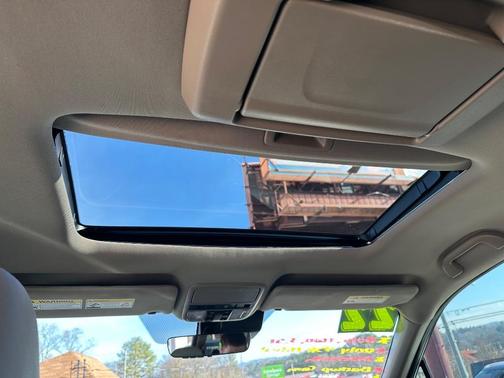 2022 Honda Pilot Touring 8-Passenger