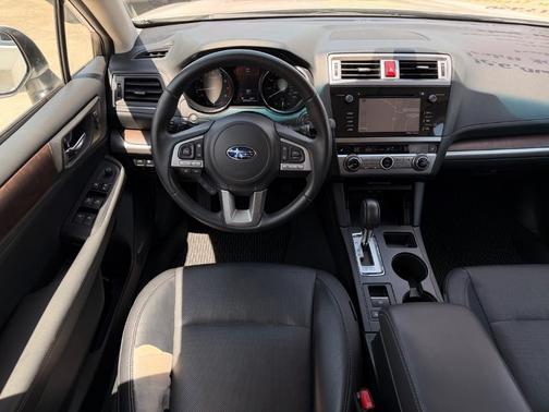 Crystal White Pearl 2017 Subaru Outback 2.5i Limited