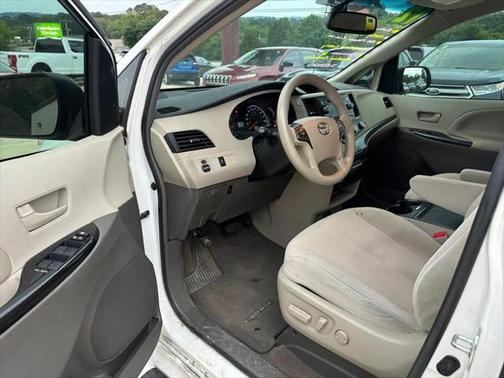 2012 Toyota Sienna LE