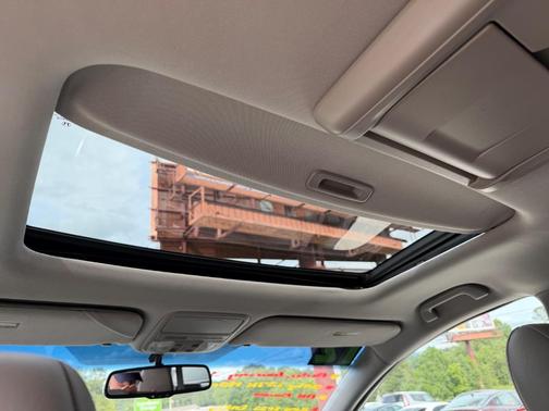 Alabaster Silver Metallic 2012 Honda Odyssey