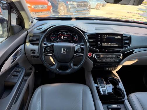 2021 Honda Pilot Touring 8-Passenger