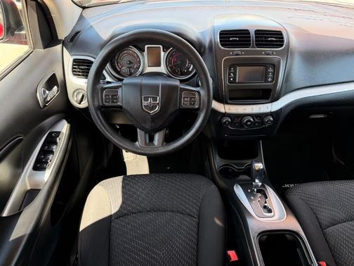 Redline 2 Coat Pearl 2017 Dodge Journey SE
