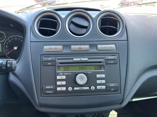 2011 Ford Transit Connect XLT Premium