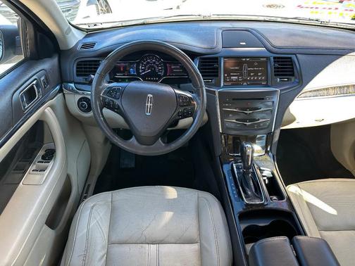 2013 Lincoln MKS Base