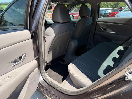 Portofino Gray 2022 Hyundai ELANTRA SEL