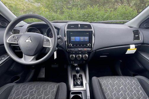 Labrador Black Pearl 2026 Mitsubishi Outlander Sport 2.0 ES