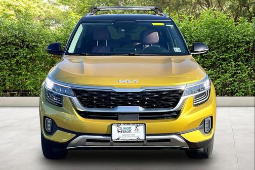 Starbright Yellow/Black Roof 2023 Kia Seltos SX Turbo