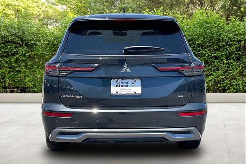 Graphite Gray 2026 Mitsubishi Outlander SE