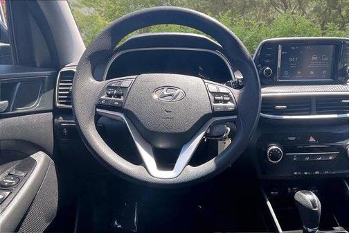 Black Noir Pearl 2020 Hyundai TUCSON SE