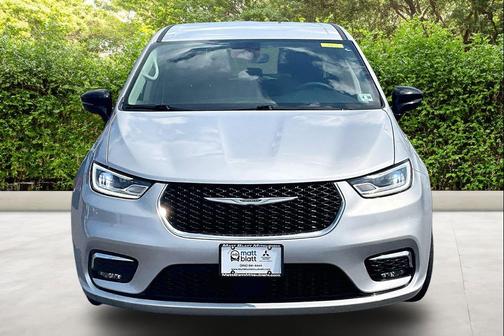 Silver Mist Clearcoat 2024 Chrysler Pacifica Touring L