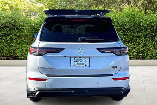 White Diamond With Black Roof 2026 Mitsubishi Outlander Trail Edition S-AWC