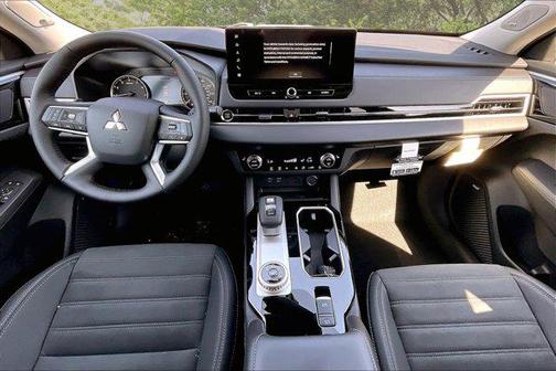 Black Diamond 2026 Mitsubishi Outlander SE 1.5T 2WD