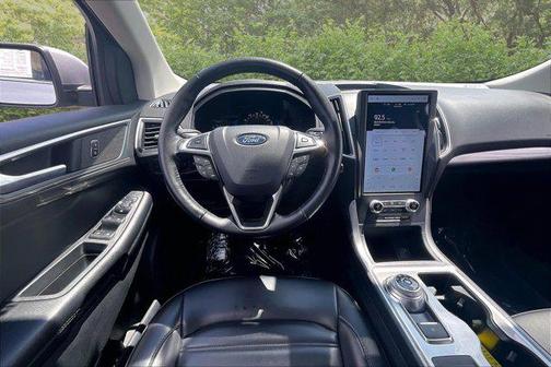 Iconic Silver Metallic 2024 Ford Edge SEL