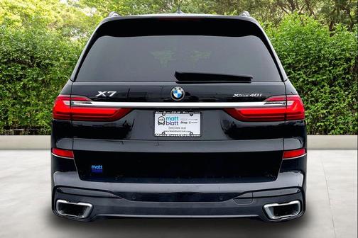 Black Sapphire Metallic 2022 BMW X7 xDrive40i