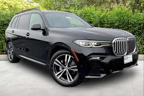 Black Sapphire Metallic 2022 BMW X7 xDrive40i
