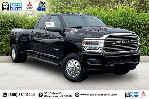 Diamond Black Crystal Pearlcoat 2024 RAM 3500 Laramie Crew Cab 4x4 8' Box