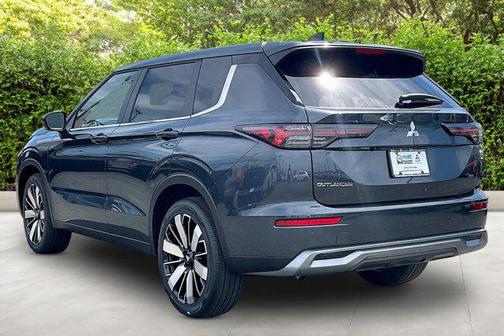 Graphite Gray 2026 Mitsubishi Outlander SE 1.5T 2WD