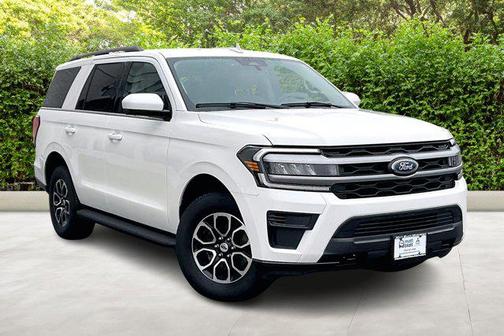 Star White Metallic Tri-Coat 2022 Ford Expedition XLT