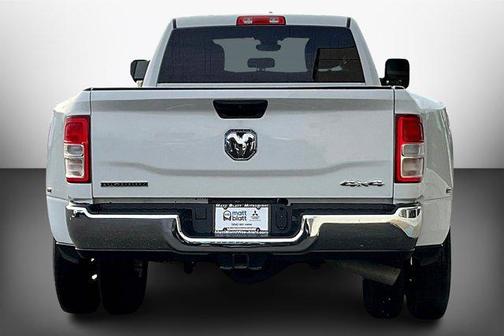 Bright White Clearcoat 2024 RAM 3500 Big Horn Crew Cab 4x4 8' Box