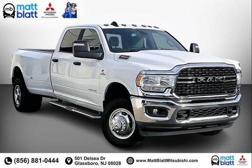 Bright White Clearcoat 2024 RAM 3500 Big Horn Crew Cab 4x4 8' Box