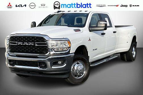 Bright White Clearcoat 2024 RAM 3500 Big Horn Crew Cab 4x4 8' Box