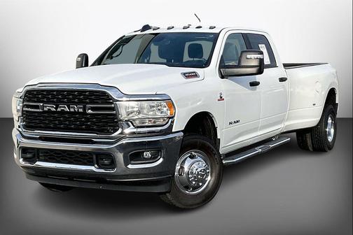 Bright White Clearcoat 2024 RAM 3500 Big Horn Crew Cab 4x4 8' Box