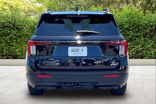 Agate Black Metallic 2025 Ford Explorer ST-Line
