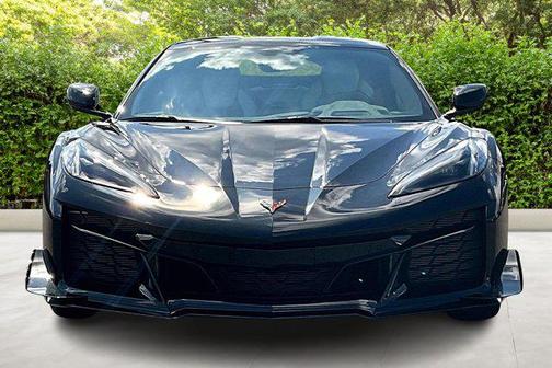 Carbon Flash Metallic 2023 Chevrolet Corvette Z06