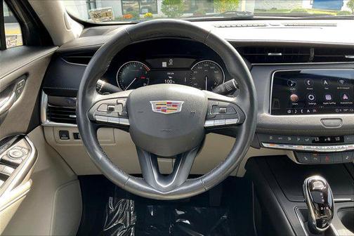 2021 Cadillac XT4 Luxury