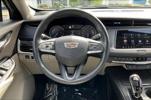 2021 Cadillac XT4 Luxury