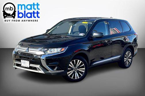 Labrador Black Metallic 2019 Mitsubishi Outlander ES