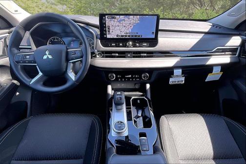 Alloy Silver Metallic 2026 Mitsubishi Outlander ES