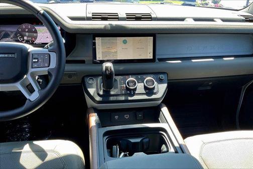 2024 Land Rover Defender 110 P400 S