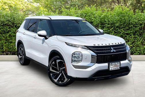 White Diamond 2022 Mitsubishi Outlander ES 2.5 S-AWC