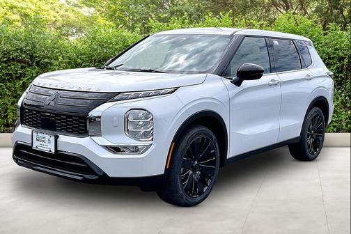 White Diamond 2026 Mitsubishi Outlander LE S-AWC
