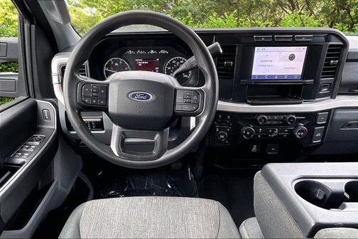 Oxford White 2024 Ford F-250 XLT