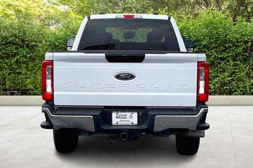 Oxford White 2024 Ford F-250 XLT