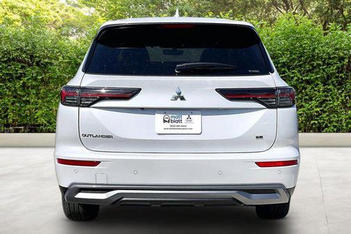 White Diamond 2026 Mitsubishi Outlander SE 1.5T S-AWC