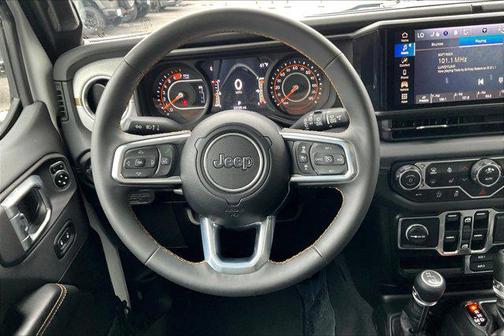 2024 Jeep Wrangler 4-Door Sahara 4x4