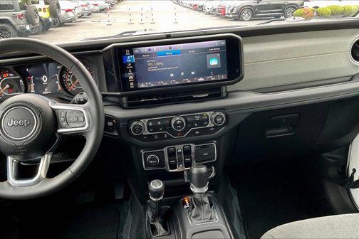 2024 Jeep Wrangler 4-Door Sahara 4x4