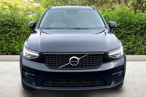 Black Stone 2023 Volvo XC40 B5 Plus Dark Theme