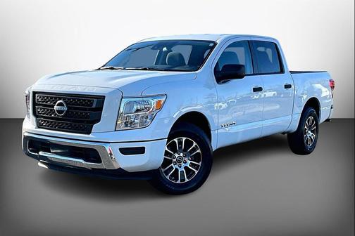 Glacier White 2024 Nissan Titan SV