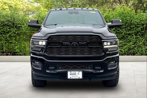 Diamond Black Crystal Pearlcoat 2023 RAM 2500 Limited Crew Cab 4x4 6'4' Box