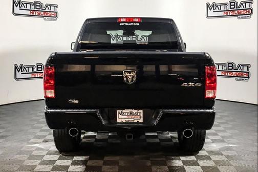 Brilliant Black Crystal Pearlcoat 2016 RAM 1500 Tradesman/Express