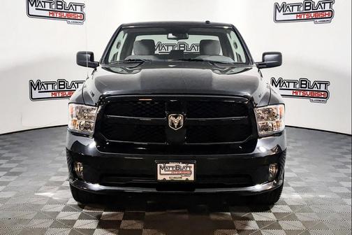 Brilliant Black Crystal Pearlcoat 2016 RAM 1500 Tradesman/Express