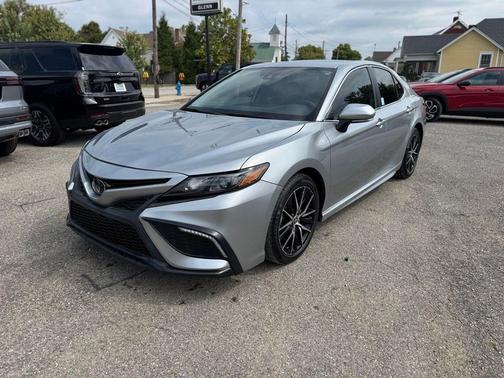 Celestial Silver Metallic 2022 Toyota Camry SE